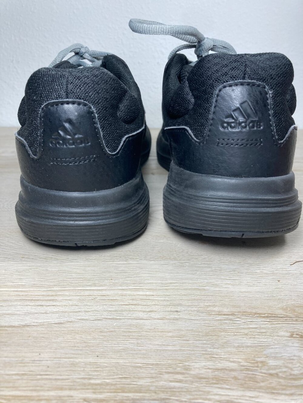 Adidas Cloudfoam HWA 1Y3001 Sneakers – Triple Black – Men's 10 - Picture 5 of 9